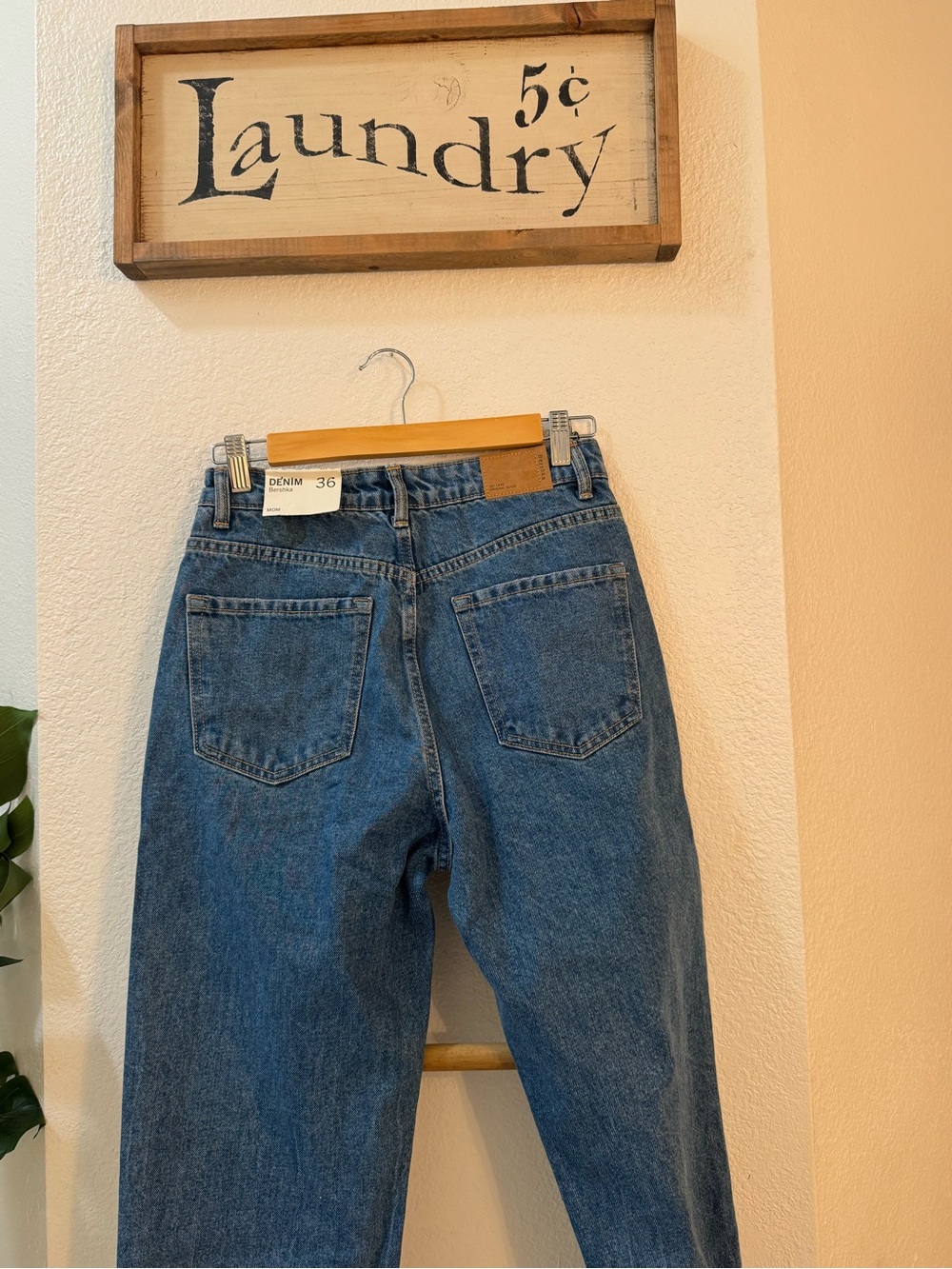 Bershka Women's Mom Jeans Straight Leg Jeans - Medium Blue - Picture 15 of 15